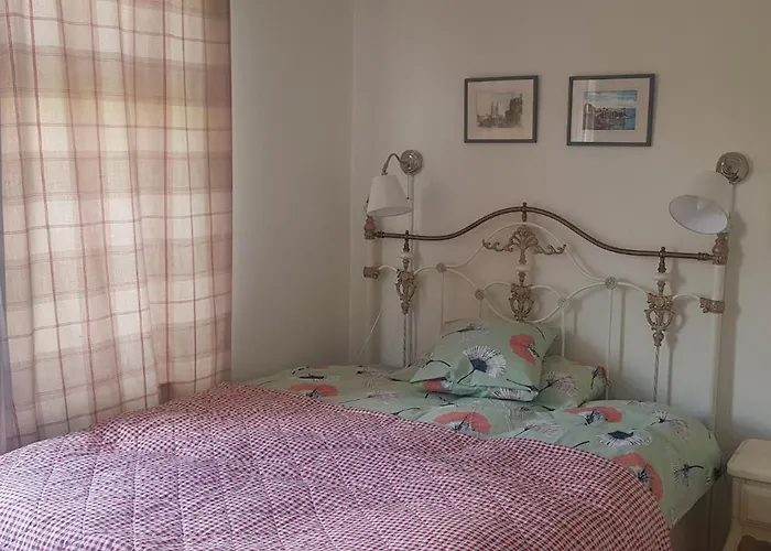 Compton Guest House